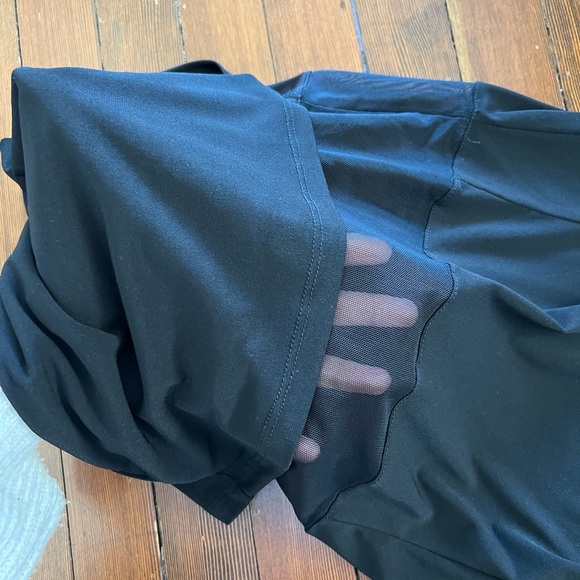 Long black halter dress with mesh waist - Picture 9 of 11